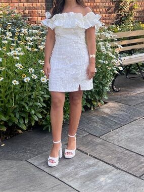 Selfie Leslie White Ruffled Neck Textured Cocktail Dress